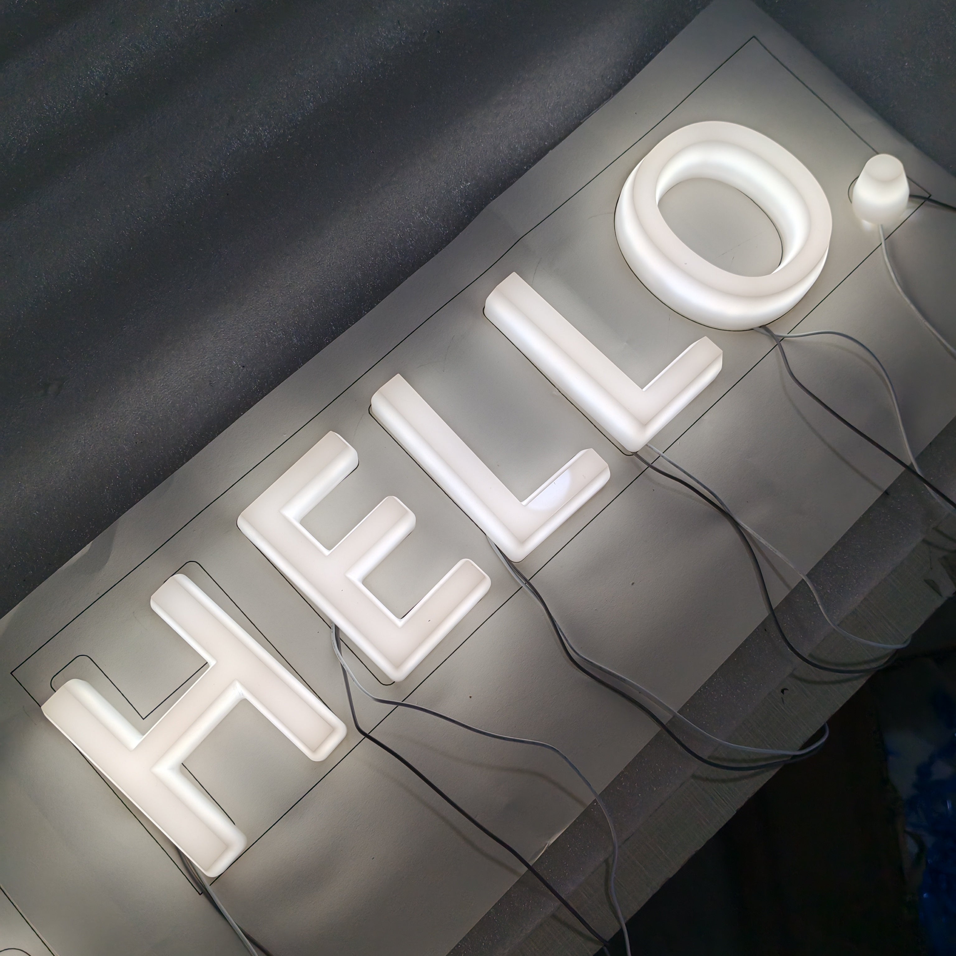 Retail Shop Branding Signage Full Luminous Acrylic Cut Letters Sign Wall 3D Lighted Plastic Sign Letters
