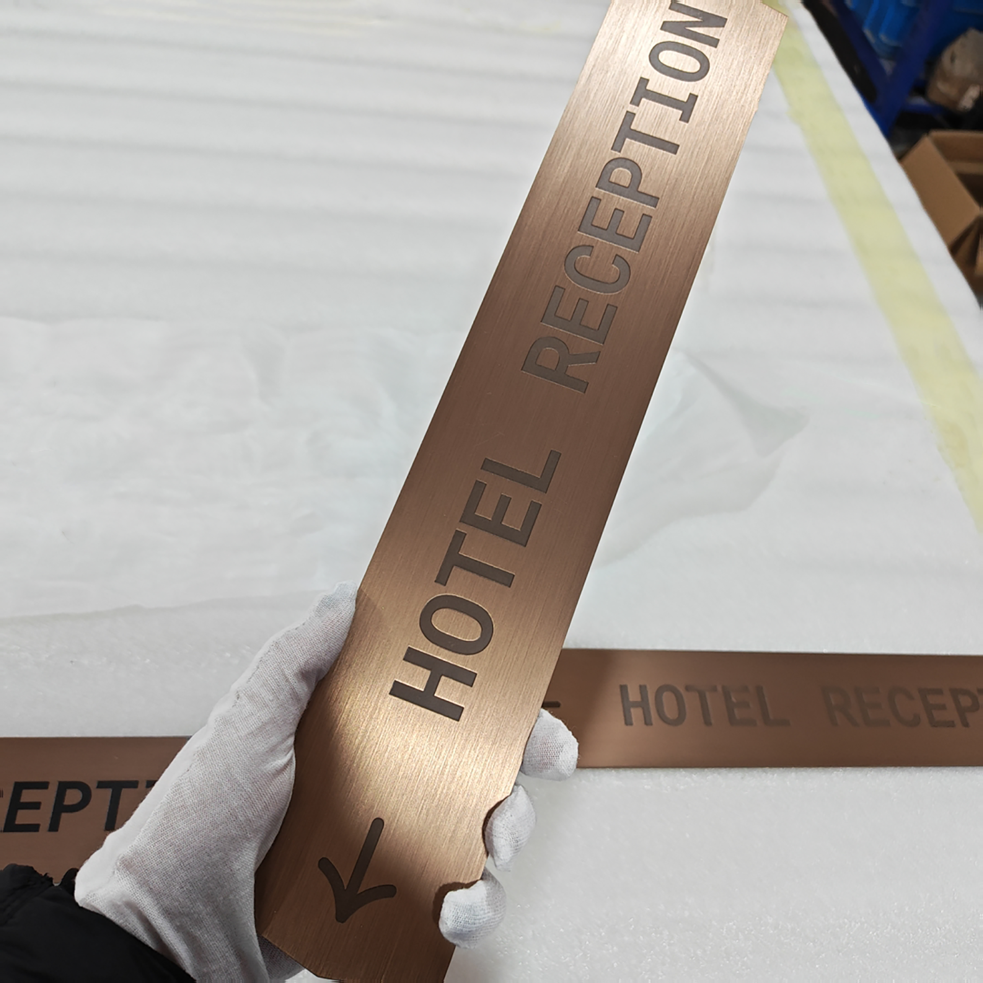 Custom Hotel Reception Wall Signage Interior Brushed Rose Gold Stainless Steel Engraved Plate Signs