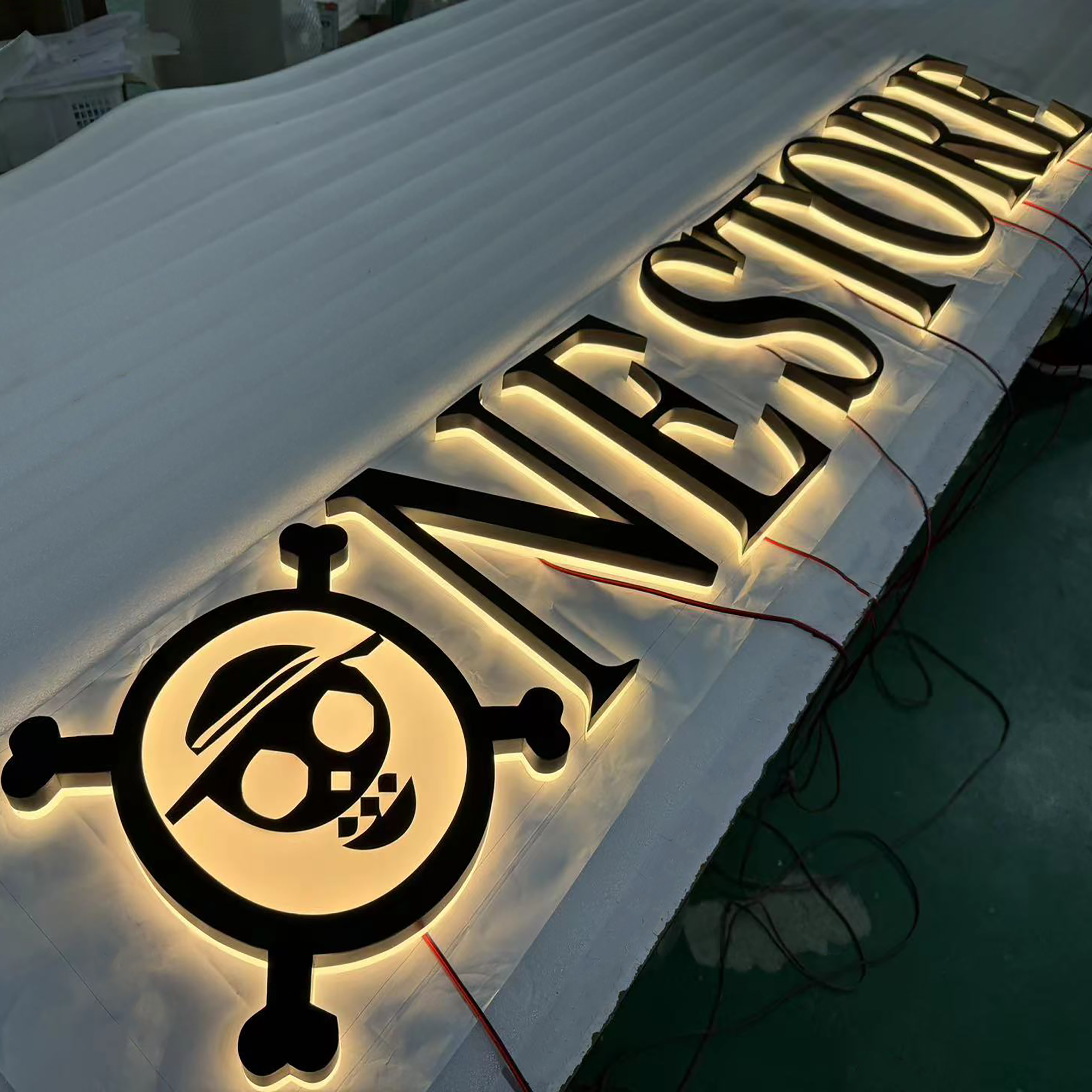 Personalized Business Signboard LED Halo-Lit Sign 3D Channel Letters Outdoor Signages