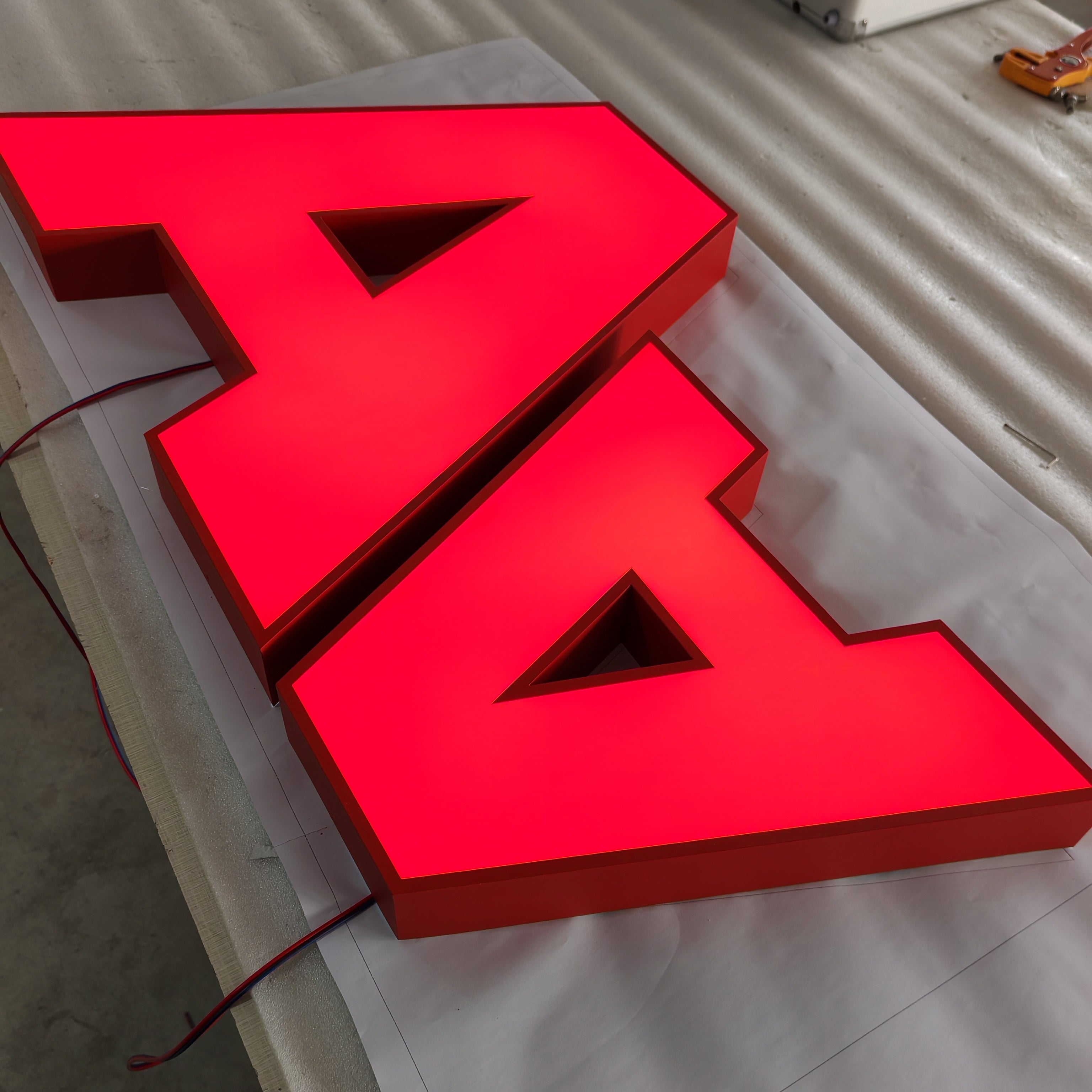 Custom Business Sign Display Outdoor Building Wall Signs Led Illuminated Metal 3D Channel Letters Signs