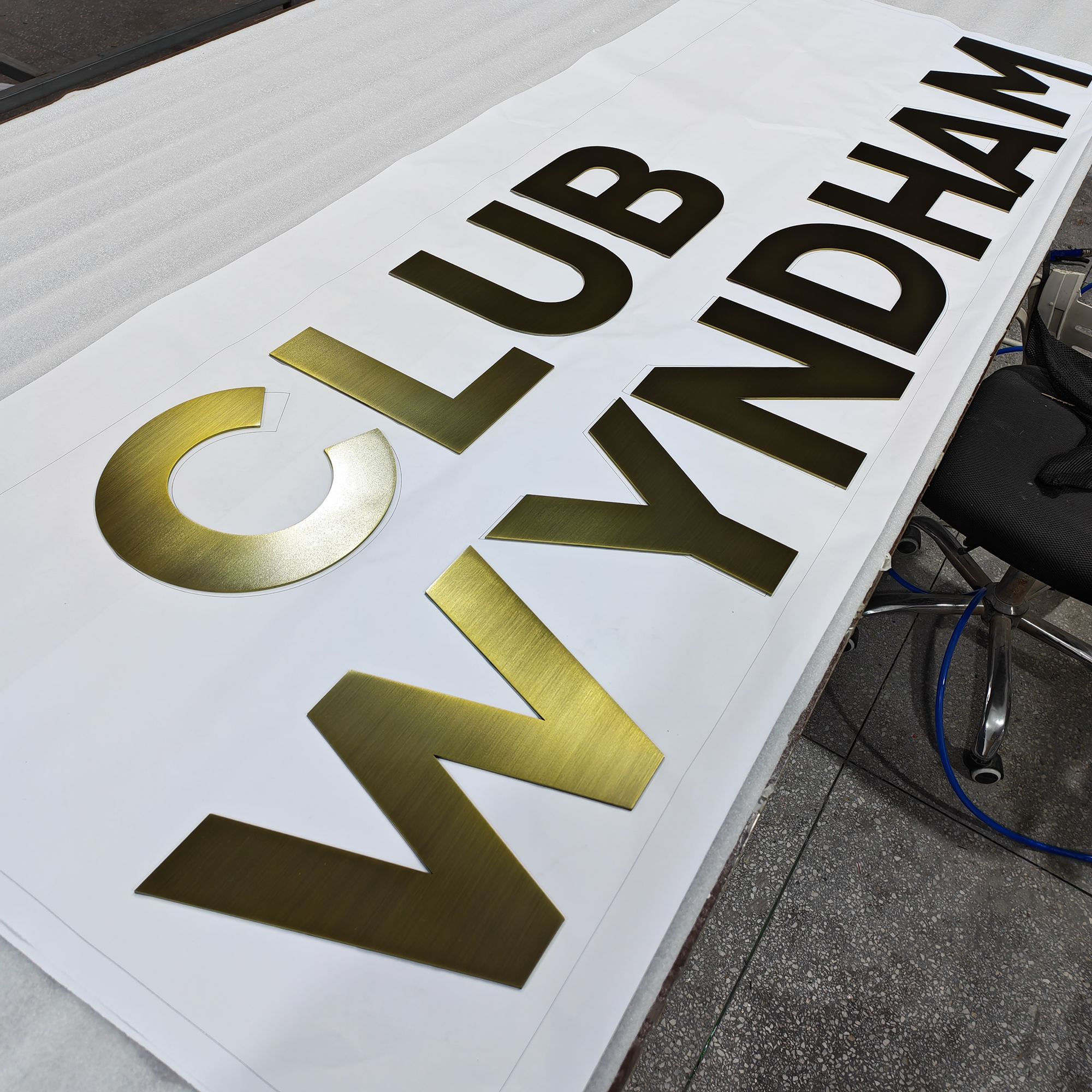 Company Lobby Wall Metal Signage Custom Flat Cut Stainless Steel Letters with Bronze Brushed Finish