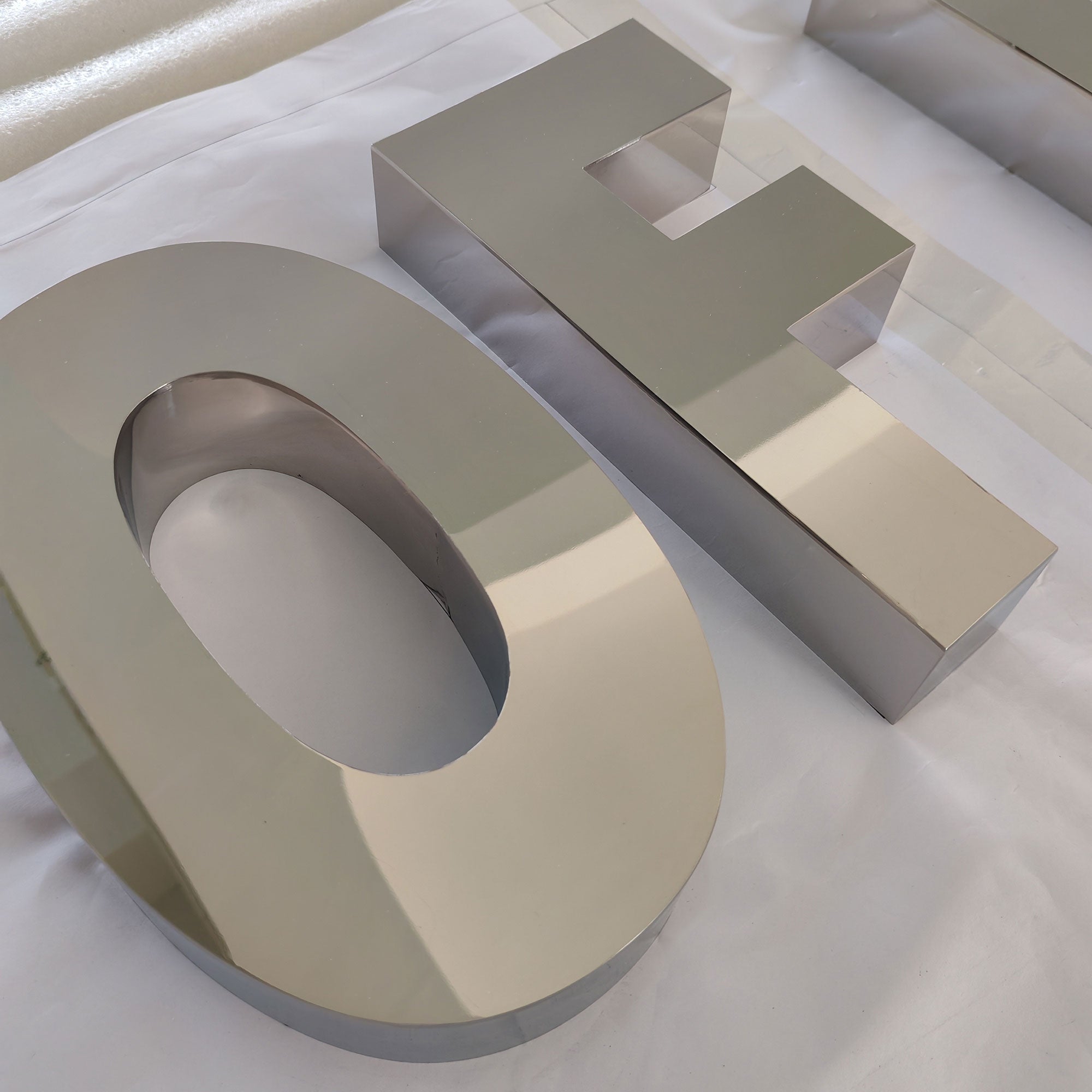 Personalized 3D Metal Letter Signs Custom Business Wall Decor Sign Mirror Face Stainless Steel Channel Letters Signages