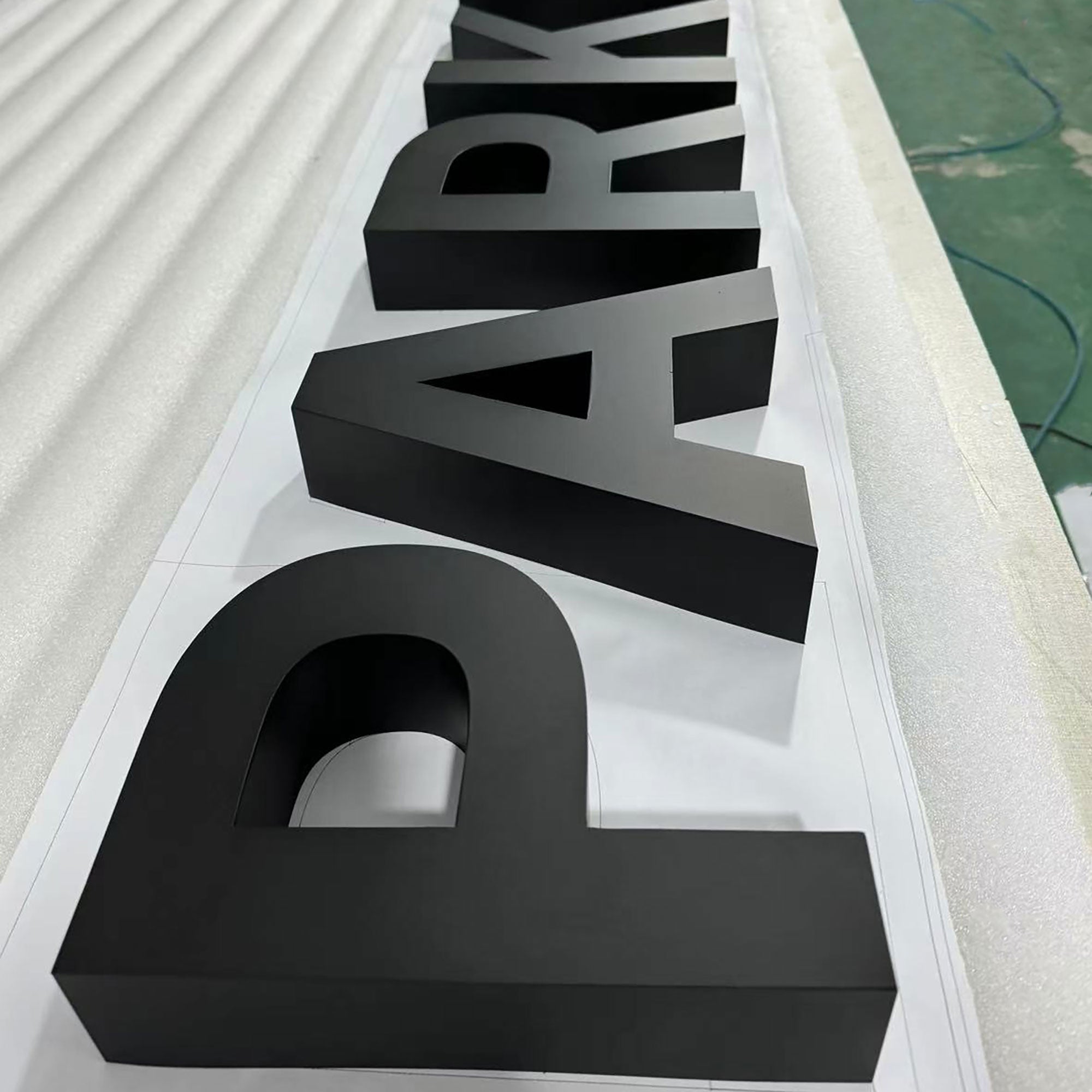 Aluminium Exterior 3D Channel Letter Sign Color Painted Metal Letters Signage Outdoor Non Illuminated Logo Sign