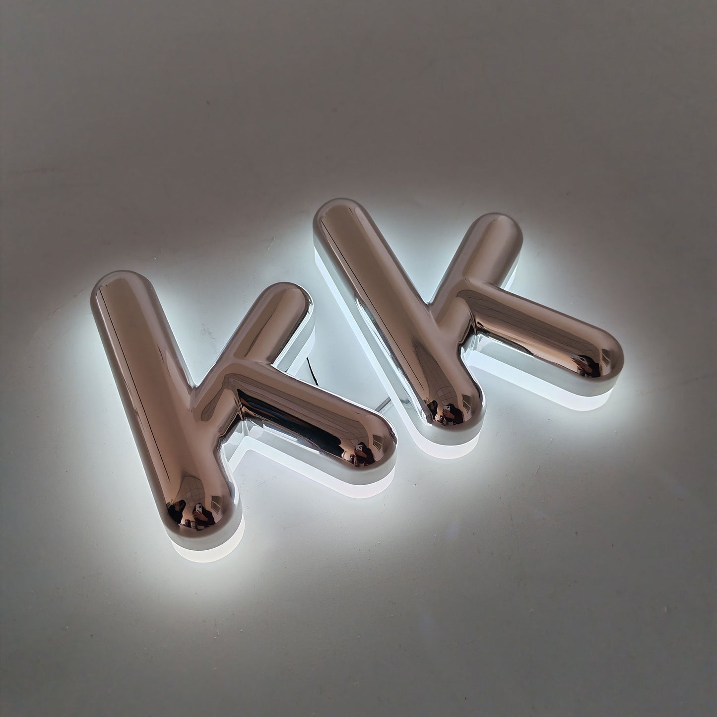 Retail Shop Name Signages 3D Back Illuminated Acrylic Letters with Coating Waterproof Custom Logo Signs