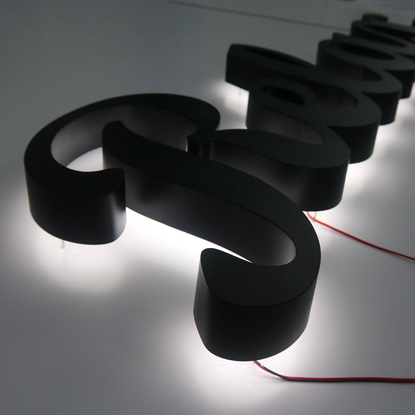 Building Logo Sign Business Signboard 3D Custom Led Business Signs Stud Mounted Wall Display Channel Letters Outdoor
