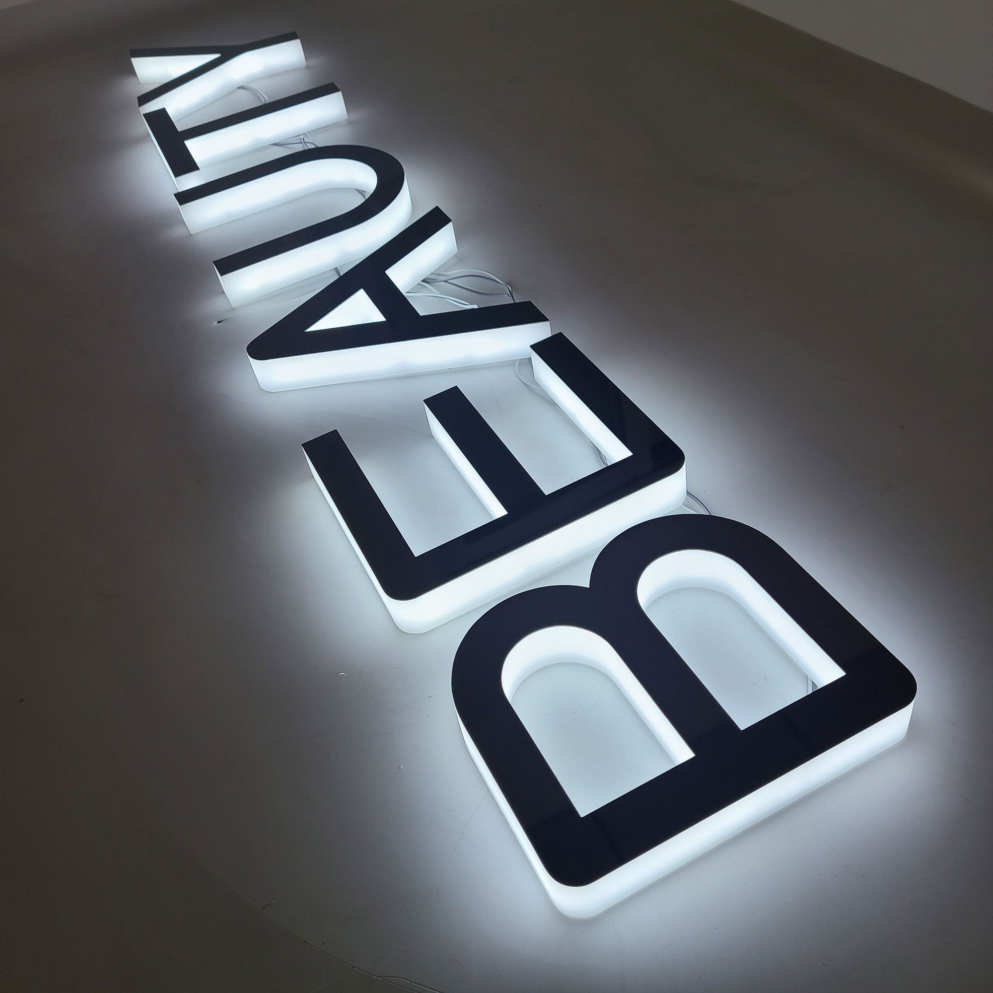Customized Indoor 3D Luminous Acrylic Letter Side-lit LED Sign Letters for Business & Brand Signage