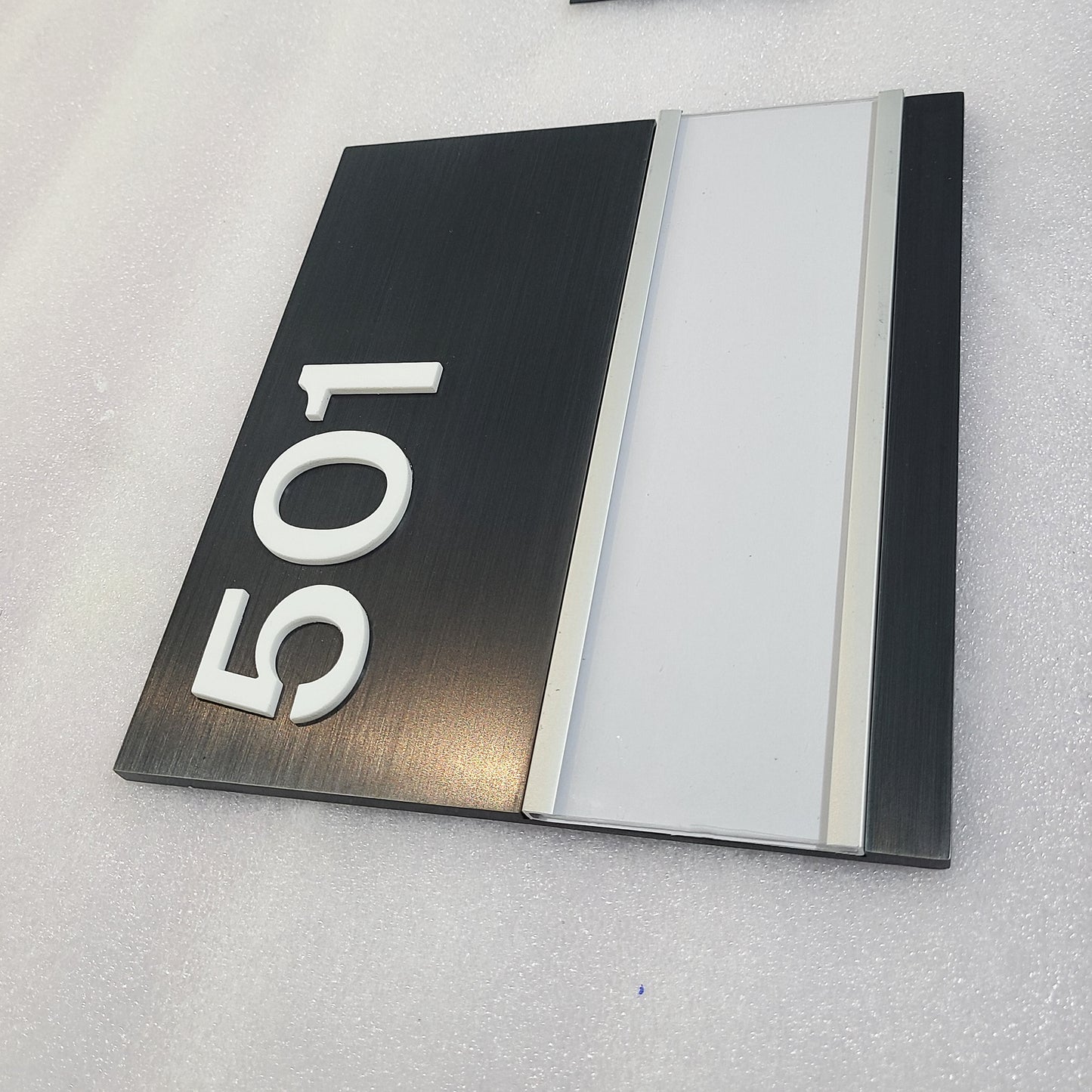 Custom stainless steel office signage metal plate sign apartment house number door plate sign indoor hotel door signs