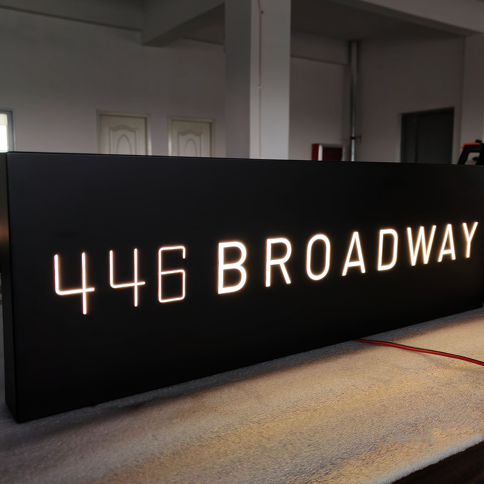 Customized Shape Stainless Steel Luminous Frontlit Led Signboard Sign Outdoor Business Led Light Boxes Signs