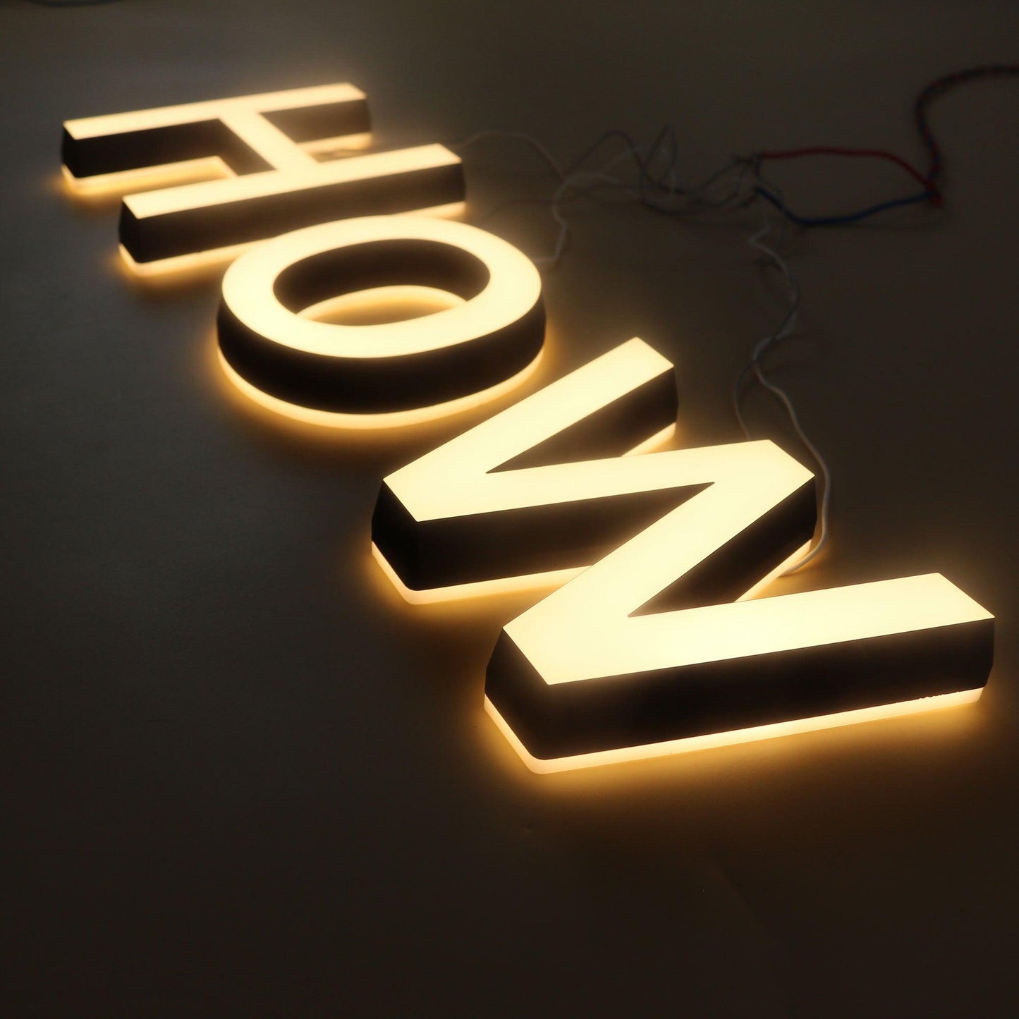 Storefront Acrylic Mini Led Lighted Solid Customized Letters 3D Shop Signage Advertising Painted Sign Letters