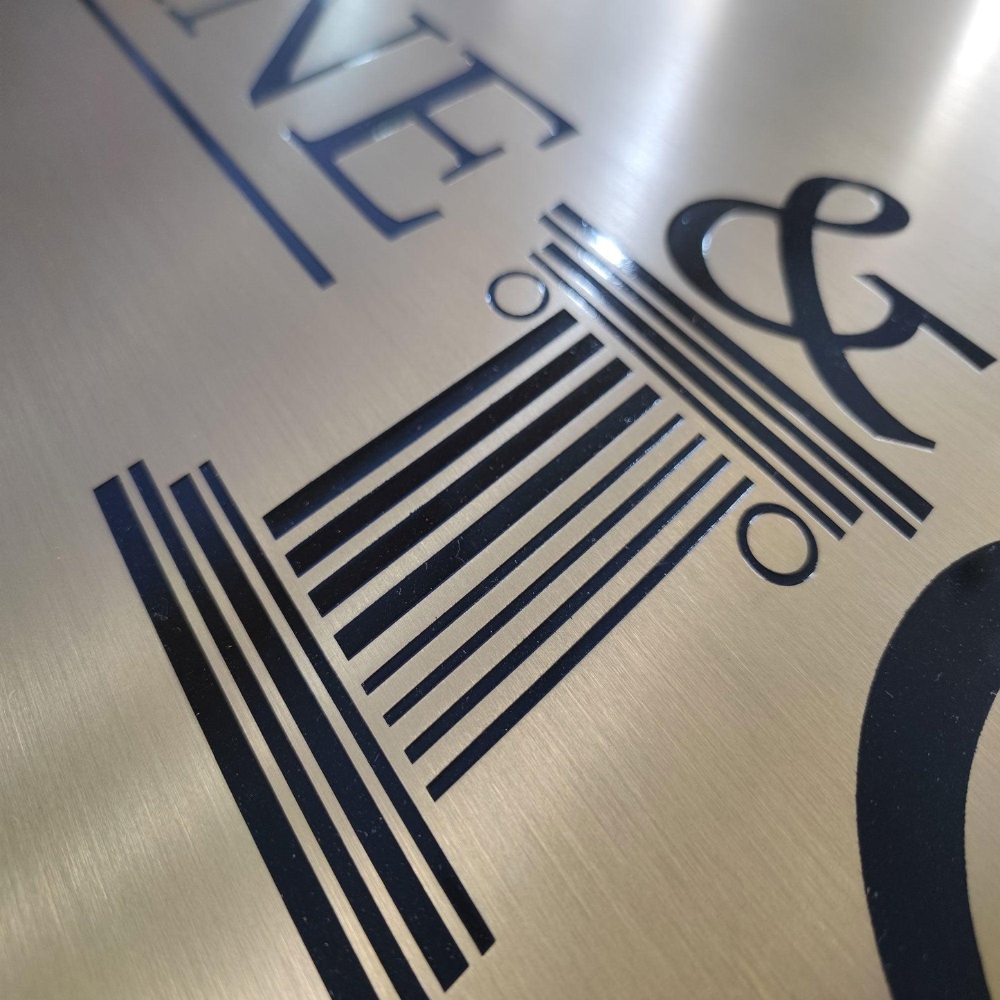 Custom Acceptable Outdoor Decorative Metal Logo Engraved Plate Etched Commercial Brass Plaque Sign
