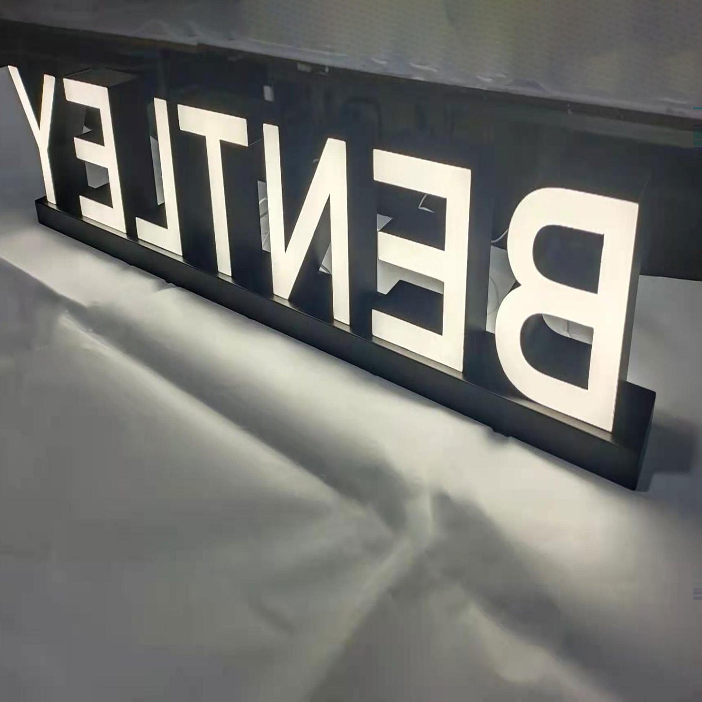 Custom LED Desk Top Sign Free Standing Table Sign Advertising Display Logo Double Side Illuminate Acrylic Letter Sign