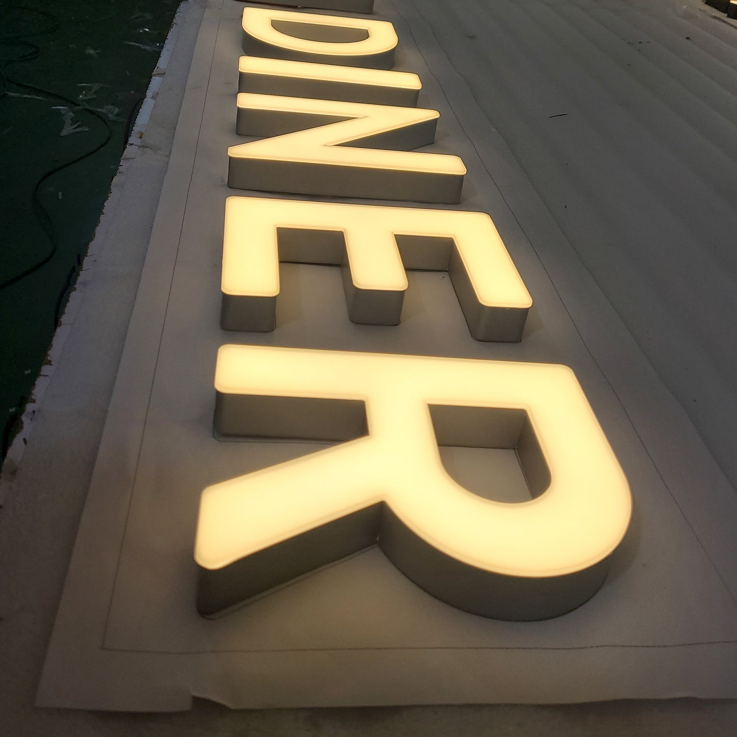 Waterproof Exterior 3D Led Shop Signage Logo Electronic Business Channel Letter Sign Smoke Shop Custom Signage