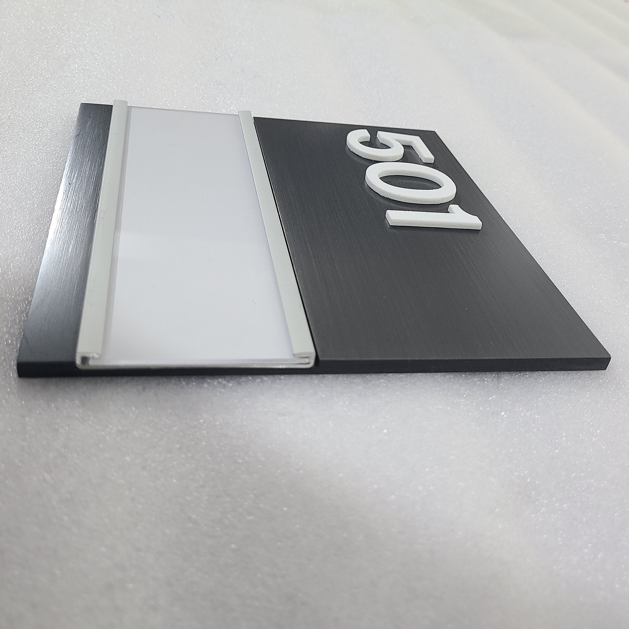 Custom stainless steel office signage metal plate sign apartment house number door plate sign indoor hotel door signs