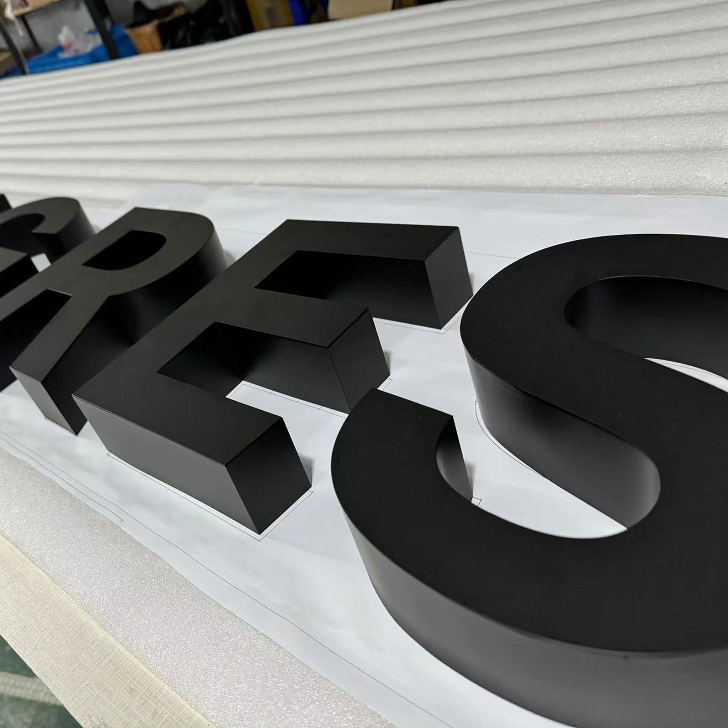 Aluminium Exterior 3D Channel Letter Sign Color Painted Metal Letters Signage Outdoor Non Illuminated Logo Sign