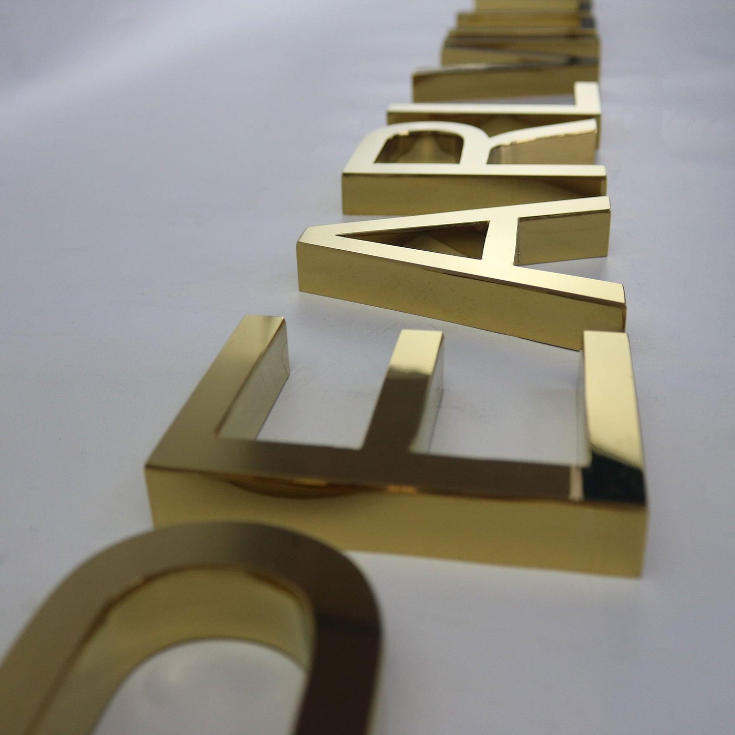 Customized Gold Stainless Steel Channel Letter Sign with Coating 3D Metal Name for Company Restaurant Shop