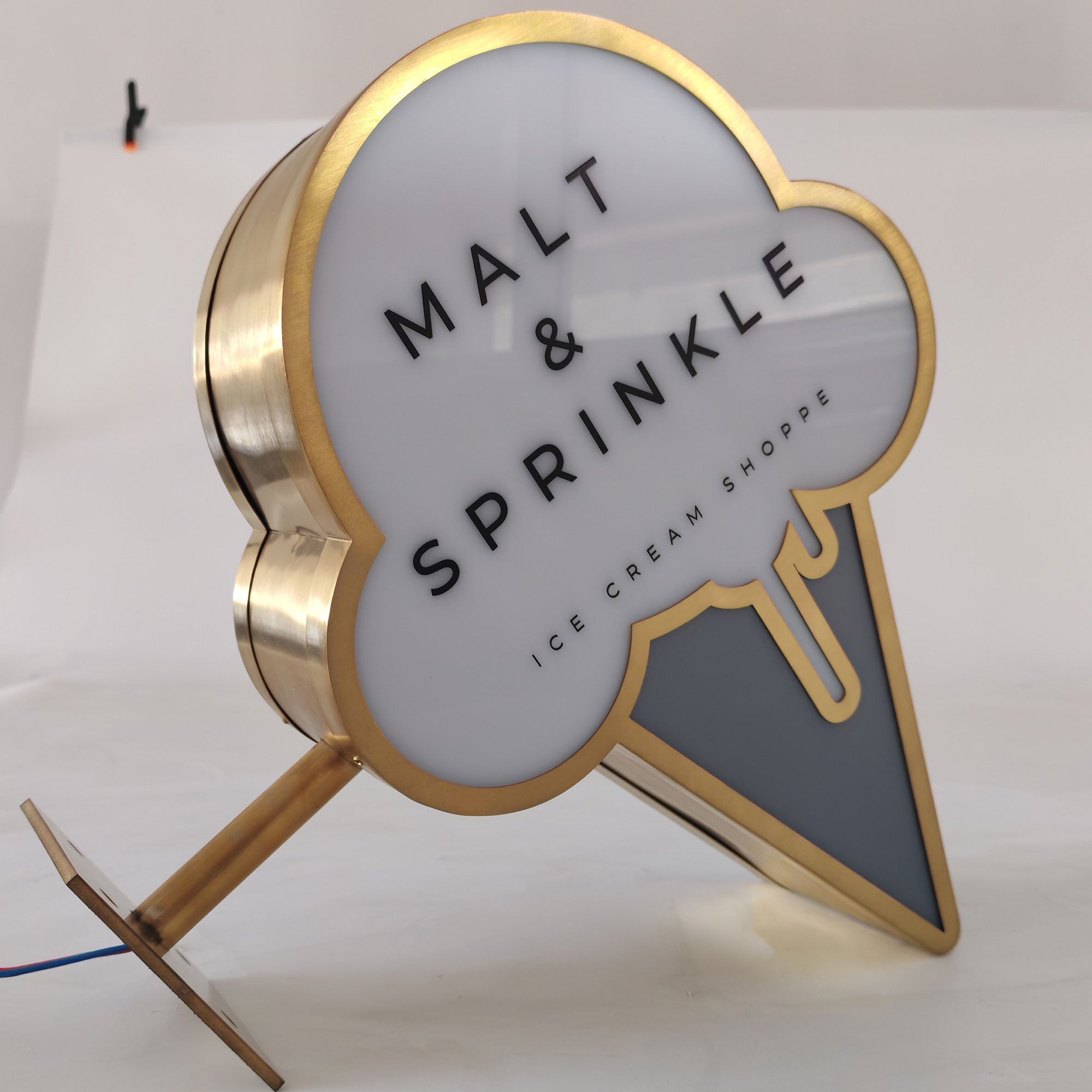 Custom Ice Cream Shope Wall Blade Double Sided Led Lightbox Signs Outdoor Business Illuminated Signboard