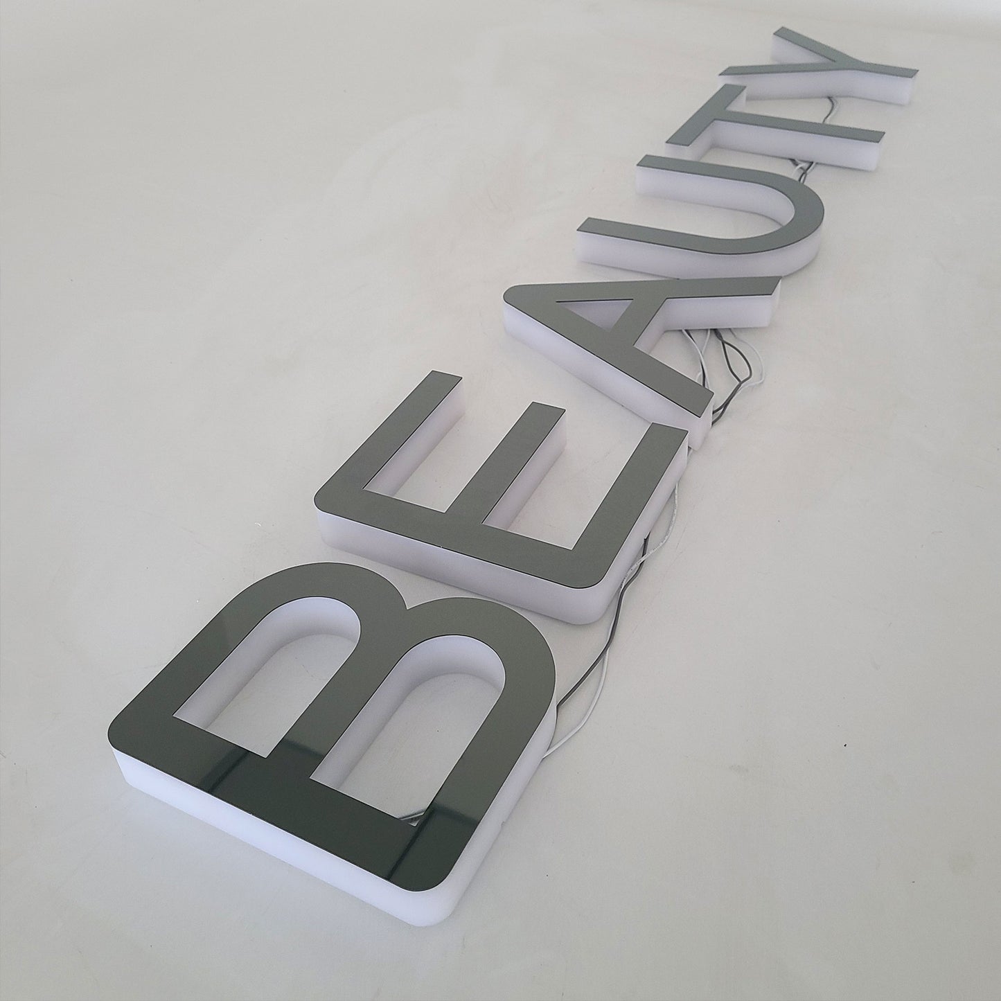 Customized Indoor 3D Luminous Acrylic Letter Side-lit LED Sign Letters for Business & Brand Signage