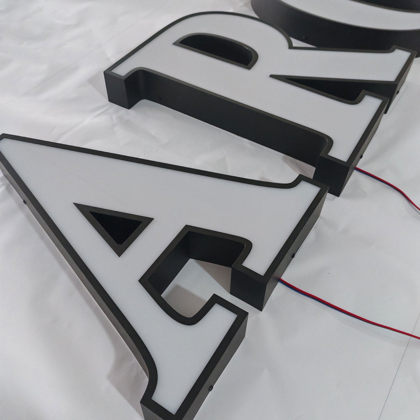 Stainless Steel Frontlit Sign Exterior Led Letter Sign with Trimcap Metal Led Channel Letter Sign with Paint