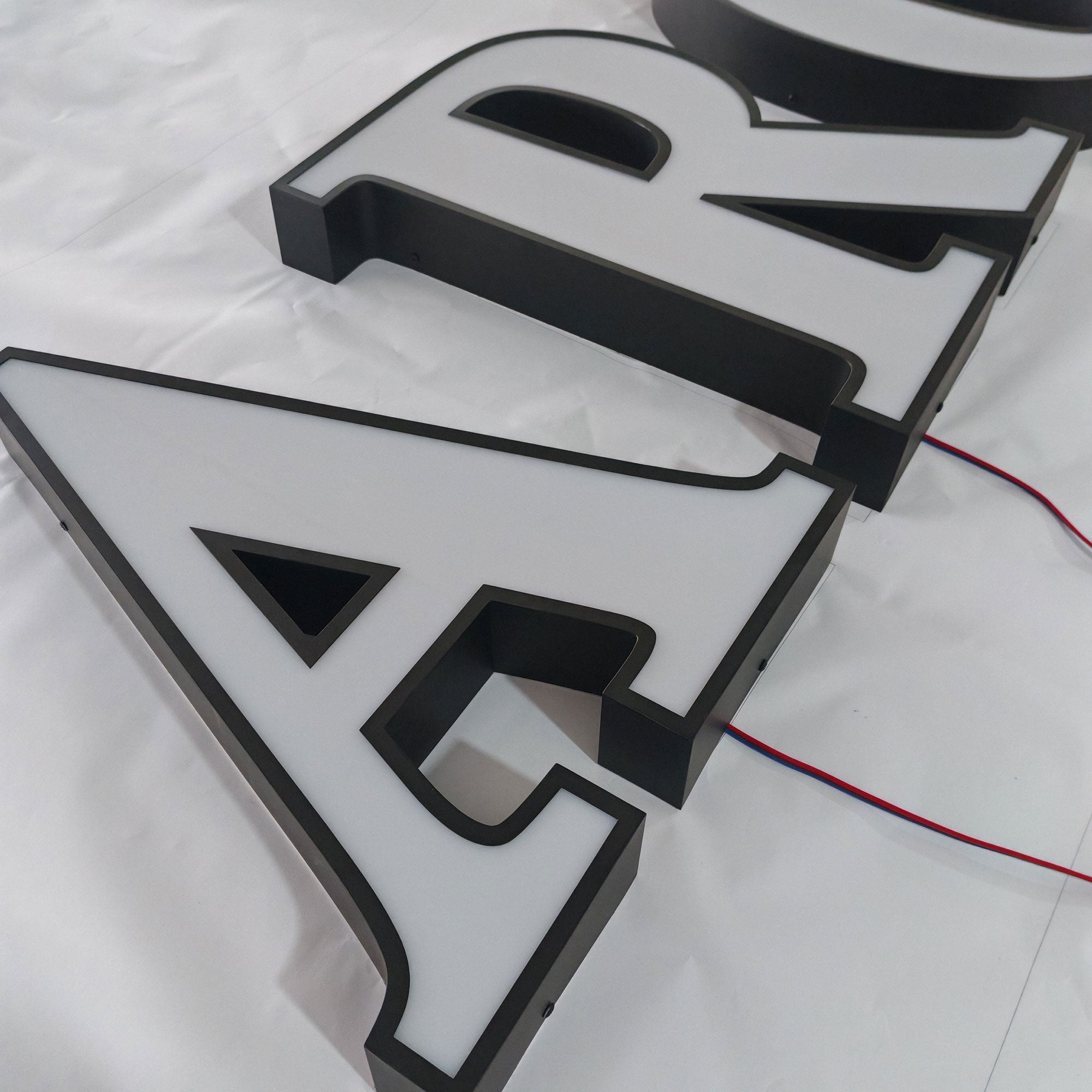 Stainless Steel Frontlit Sign Exterior Led Letter Sign with Trimcap Metal Led Channel Letter Sign with Paint