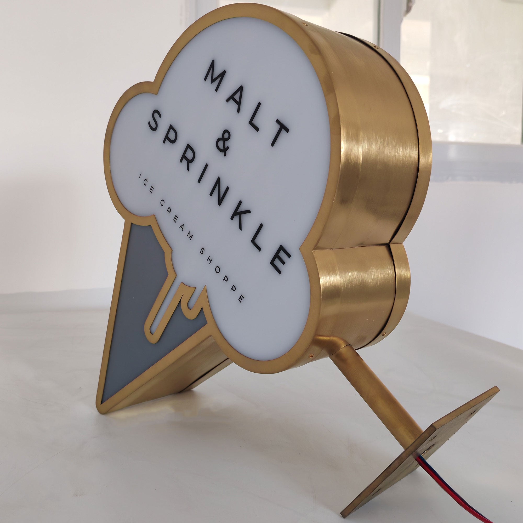 Custom Ice Cream Shope Wall Blade Double Sided Led Lightbox Signs Outdoor Business Illuminated Signboard
